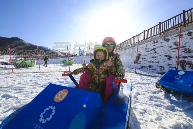 铜川照金国际滑雪场